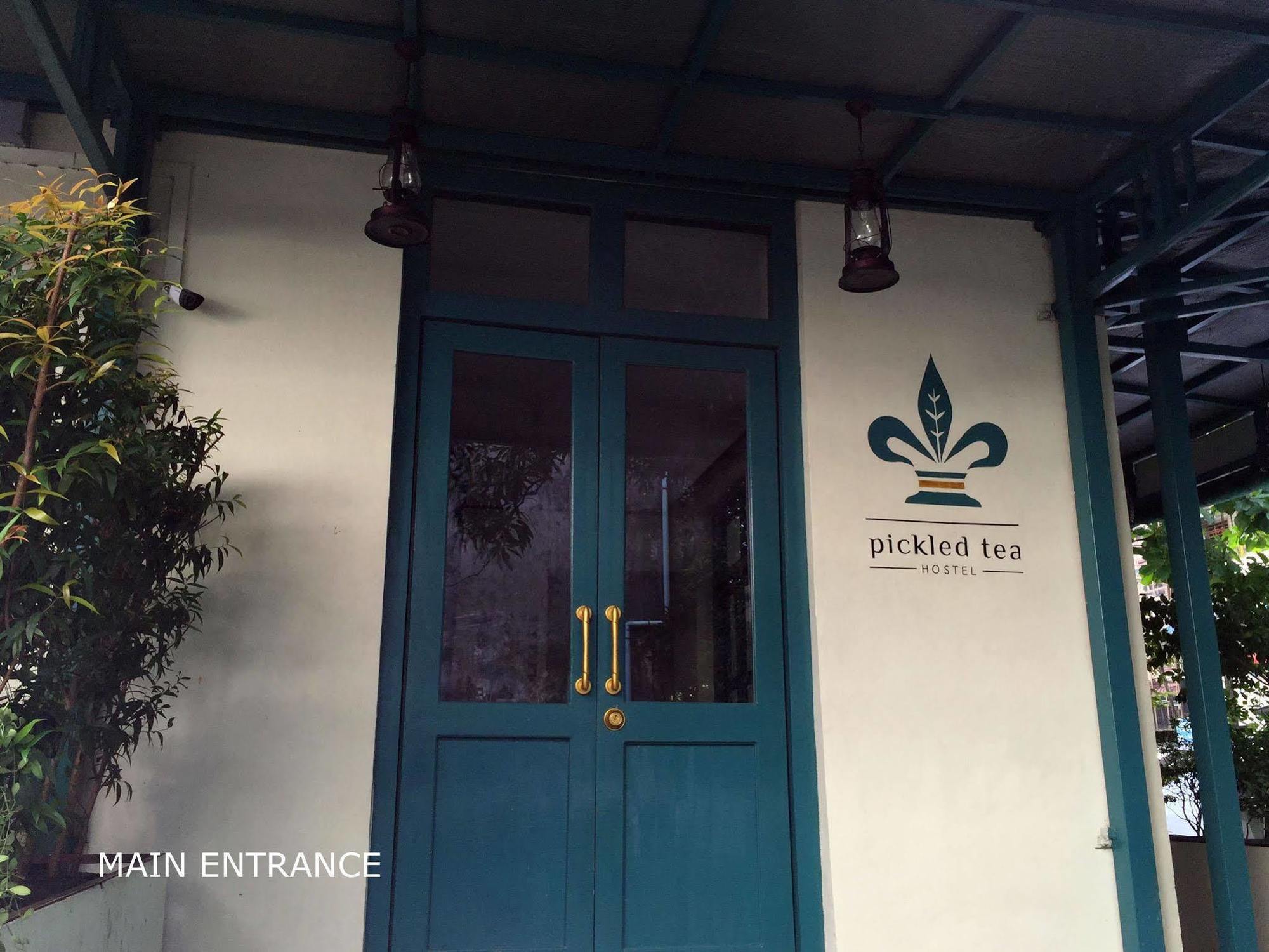 Pickled Tea Hostel Yangón Exterior foto